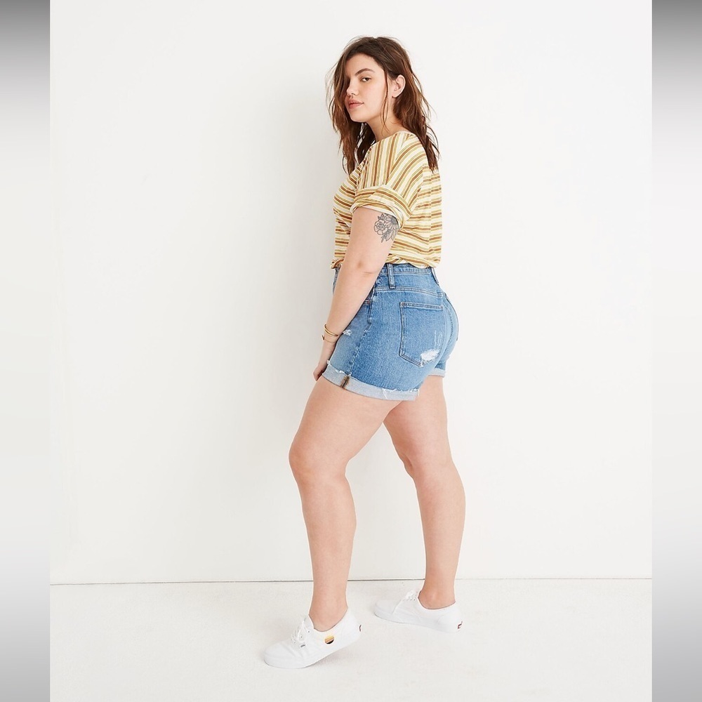 Madewell High-Rise Denim Shorts in Jordie Wash